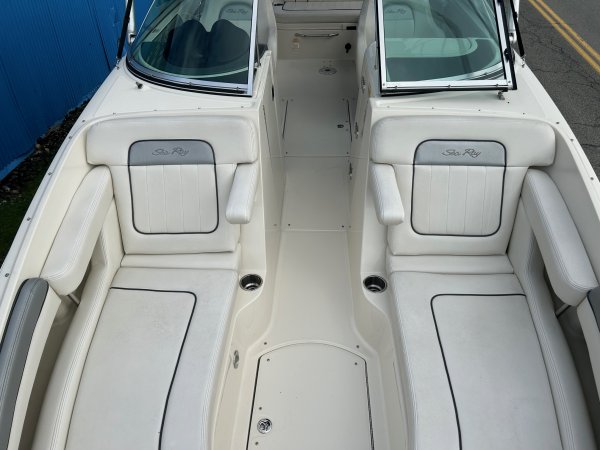 Used 2010 Sea Ray 260 Sundeck Power Boat for sale